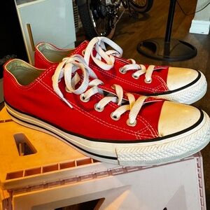 Converse All Star Men 6.5 Women 8.5 Red Unisex Casual Skater Sneakers M9696